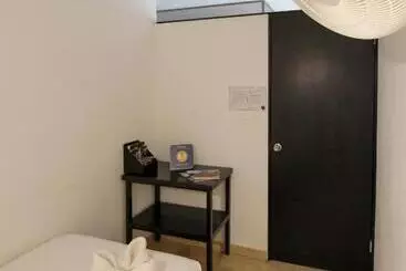 アパートホテル Hostal Gayser