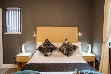 Отель Briardene