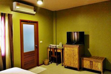 בית מלון כפרי Coral Grand Place Bangkok