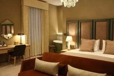 The Bell Hotel, Saxmundham