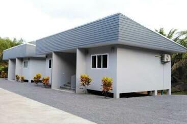 Hostel หมอกยามเช้า กะปง รีสอร์ท