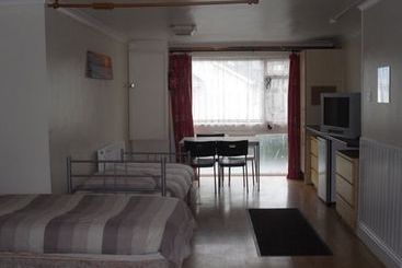 住宿加早餐  Llanion Lodge