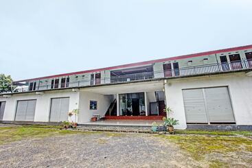 Отель Oyo 92090 Panorama Rinjani Lodge