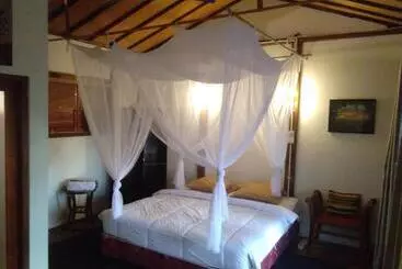 Alberg Air Manis Hillside Villa Cafe & Resto