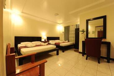 בית מלון כפרי Batanes Seaside Lodge & Restaurant