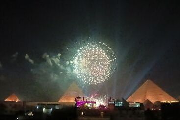 酒店 Falcon Pyramids Inn