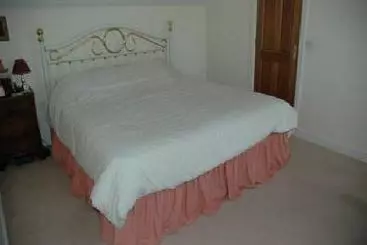 Bed and Breakfast Rebels Hide