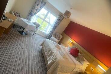 בית מלון כפרי The Hedges