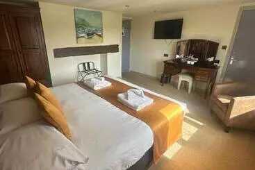 ホテル Waveney Inn &