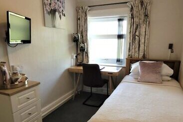 Пансион Greylands Guest House