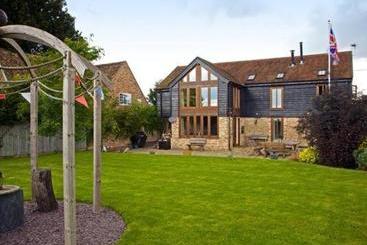 پانسیون Grove Barn Guest Accommodation