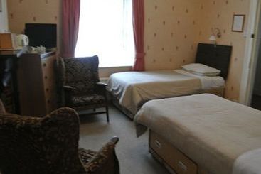 펜션 Old Castle Farm Guest House