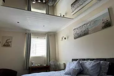 Пансион The Goodlife Guesthouse