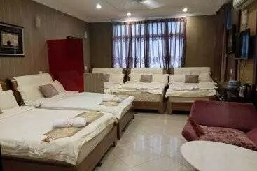 Hotel Ella Holiday Inn