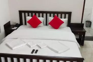 Hotel Brahma Heritage Pool With Nature