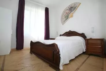 Turistlägenheter 53 Solaro Apartments