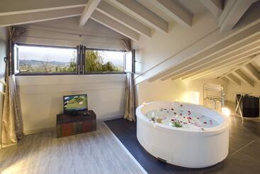 בית מלון כפרי La Posada De Langre