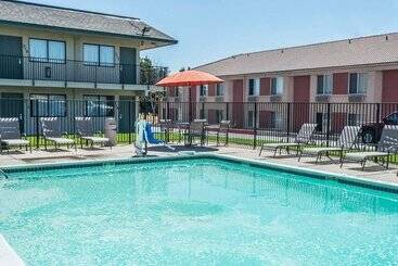 فندق Rodeway Inn Greeley