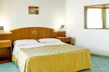 Отель Sunshine Beach Resort