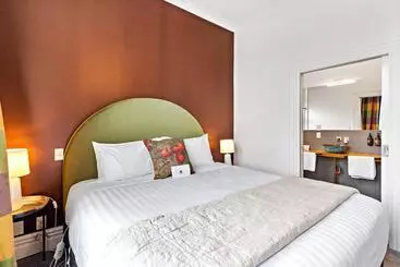 ホテル The White Swan