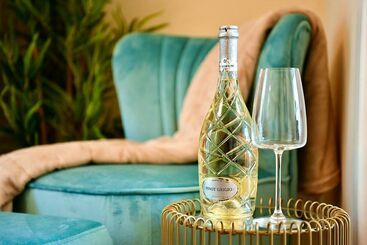 Just Stay Wales Castle Square Cottage