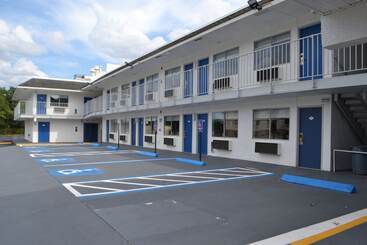 فندق على الطريق Noble Suites Jacksonville