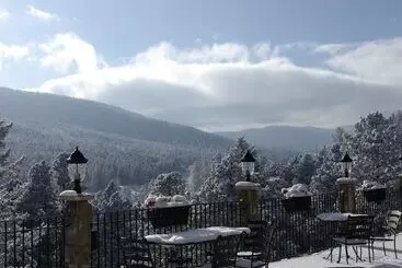 Majatalo Arrowhead Manor Bed & Breakfast Inn & Event Center