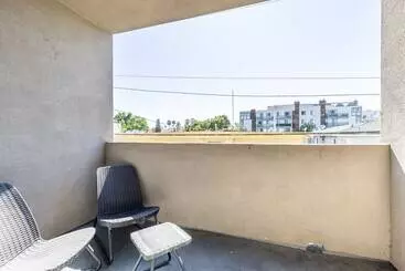 Heaven On Hollywood Boulevard Furnished Apartments