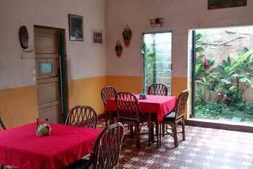 Hostal Tropicana