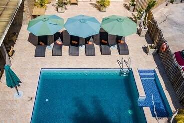 Hotel Chez Bea Luxury Villa