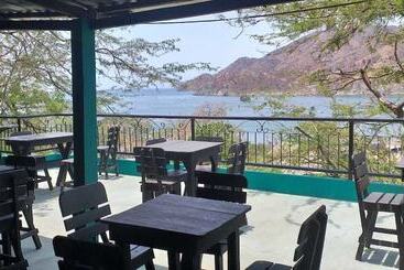 هتل Restaurante Bar Mirador De Taganga