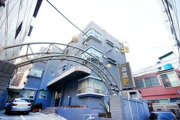 مُتل Busan Yeongju Dong The Locci