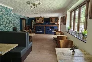 Bed and Breakfast Little Foxes Hotel & Gatwick Airport Parking