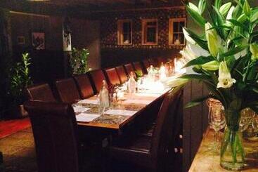 ホテル The Ivy House