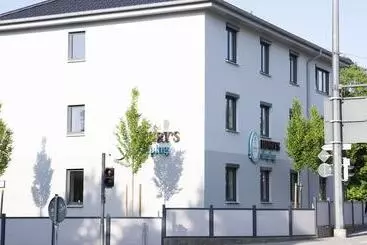 Retkeilymaja Henrys Sleeping Am Augsburger Eiskanal