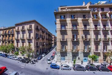 アパートホテル Solemar Sicilia   Monacò Rooms