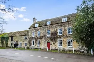 Pensiune Fox And Hounds