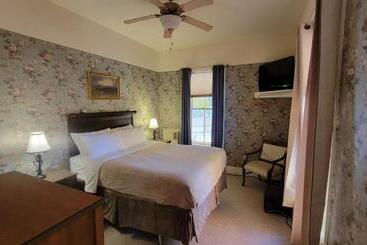 ベッドアンドブレックファースト The Elizabeth Inn And Restaurant