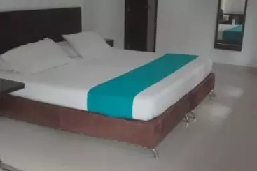 ホテル Don David Sabana