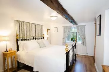 Hovell Hall  Country B&b
