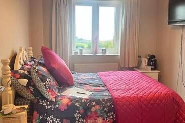 ペンション Halekulani Devon