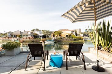 별장 Bay Breeze By Avantstay Bayfront Home W/ Fire Pit & Private Dock In Balboa Peninsula