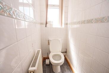 פנסיון Hucknall House