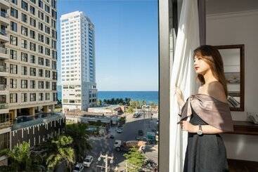 The Sail Hotel   My Khe Beach