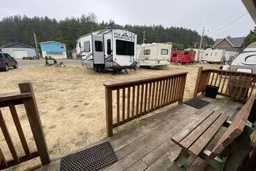 Mökkimajoitus Raines Resort Cabins & Rv