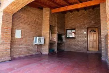 Mökkimajoitus Cabañas El Eden