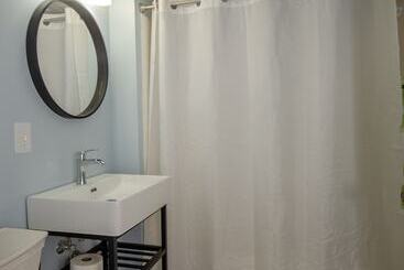 فندق على الطريق Applehouse