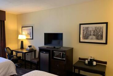 호텔 Hampton Inn Poplar Bluff