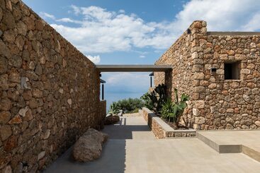 בית מלון כפרי Le Grand Bleu Resort