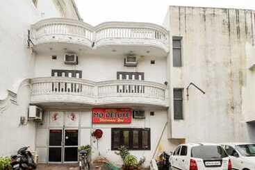 فندق Goroomgo Md Delux Meerut